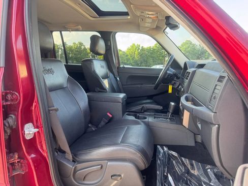 Used 2012 Jeep Liberty Sport AWD/4WD image 21