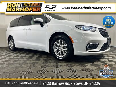 Used 2023 Chrysler Pacifica Touring-L