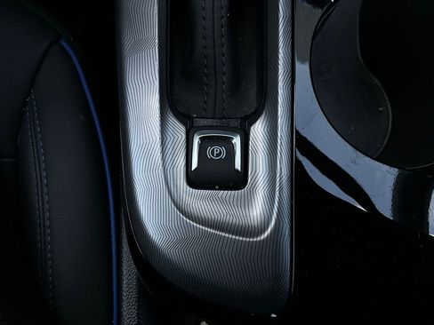 Used 2025 Buick Envista Sport Touring image 21