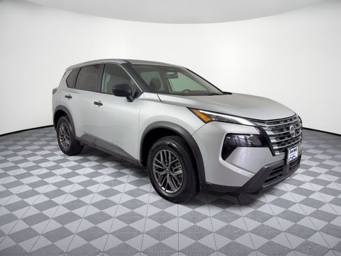 Used 2024 Nissan Rogue S FWD image 7