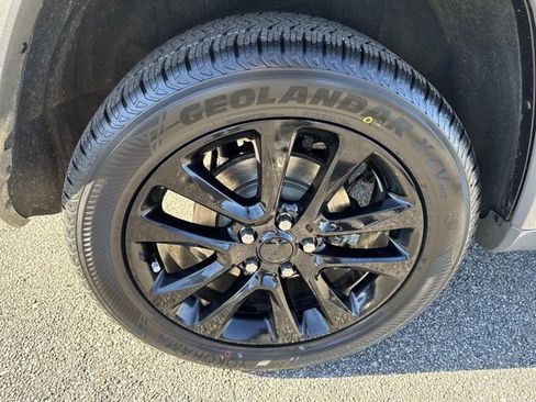 Used 2021 Jeep Grand Cherokee Laredo X image 30