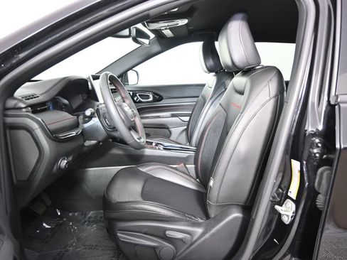Used 2024 Jeep Compass Trailhawk AWD/4WD image 20