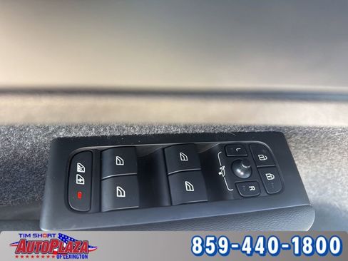 Used 2023 Volvo XC40 Recharge Ultimate image 55