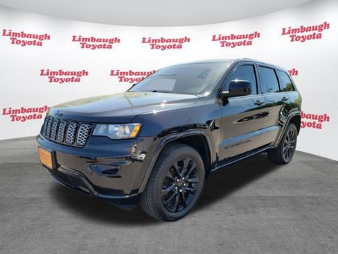 Used 2020 Jeep Grand Cherokee Altitude image 23