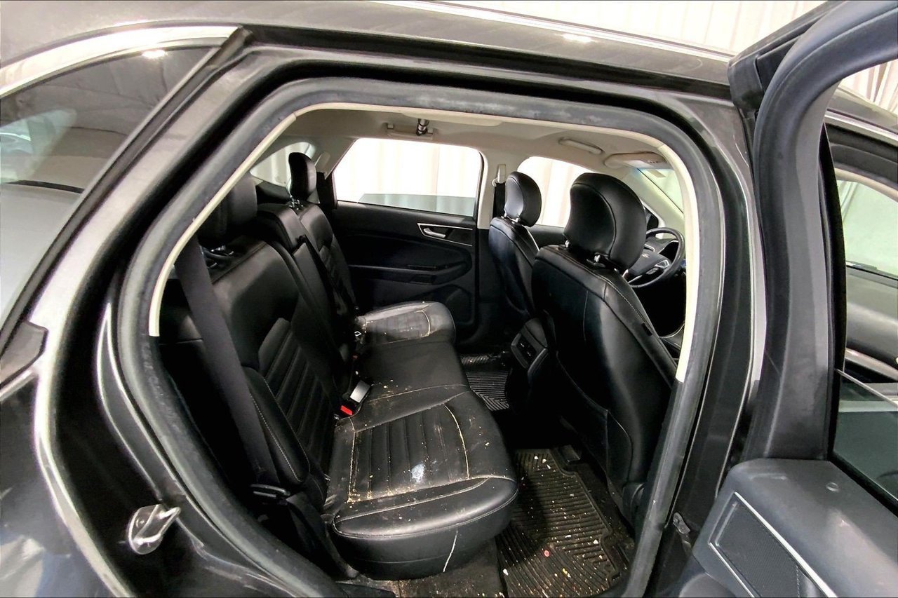 Used 2019 Ford Edge SEL w/ Equipment Group 201A FWD image 25