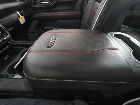 Used 2025 GMC Yukon XL AT4 Ultimate image 33