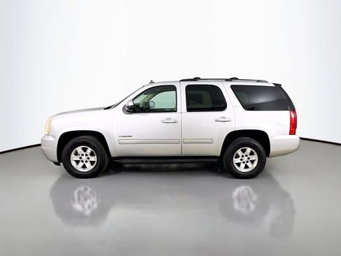 Used 2010 GMC Yukon SLT w/ SLT-2 Equipment Package image 4