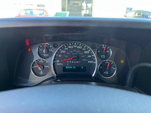Used 2020 Chevrolet Express 2500 w/ Driver Convenience Package RWD image 22