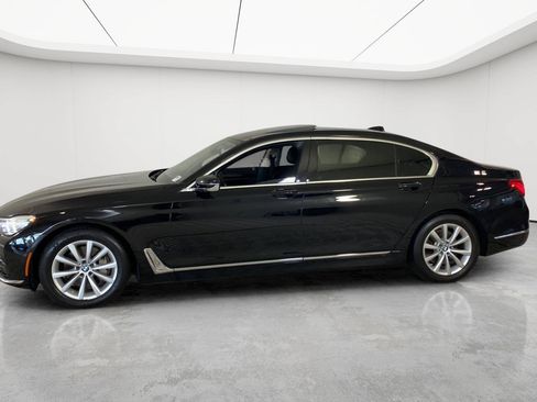 Used 2017 BMW 740i xDrive AWD/4WD image 31