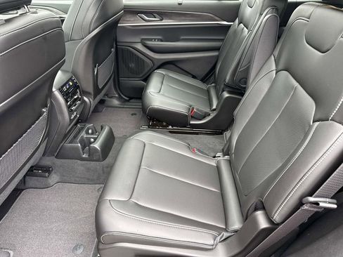 New 2025 Jeep Grand Cherokee L Limited w/ Luxury Tech Group II image 12