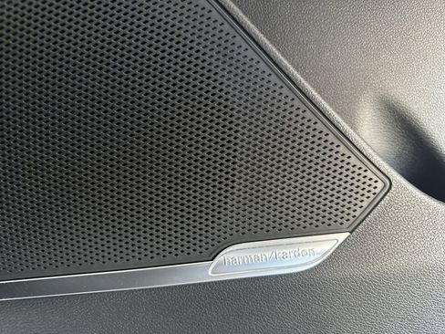 Used 2025 Kia Sportage SX image 39