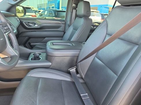 Used 2022 Chevrolet Tahoe Z71 w/ Luxury Package AWD/4WD image 16
