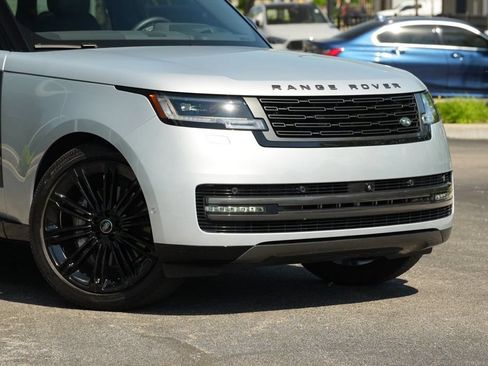 Used 2025 Land Rover Range Rover SE AWD/4WD image 32