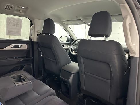 Used 2025 Ford Explorer Active AWD/4WD image 53