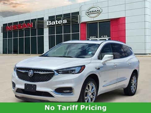 Used 2020 Buick Enclave Avenir w/ Avenir Technology Package FWD image 2
