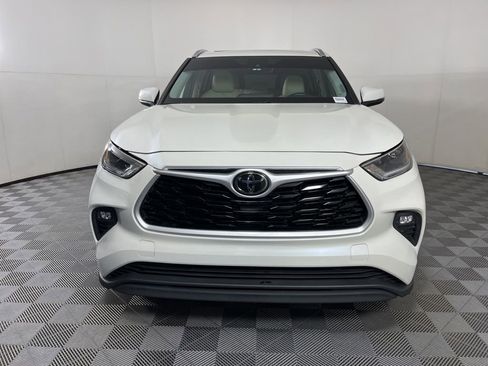 Used 2021 Toyota Highlander XLE image 7