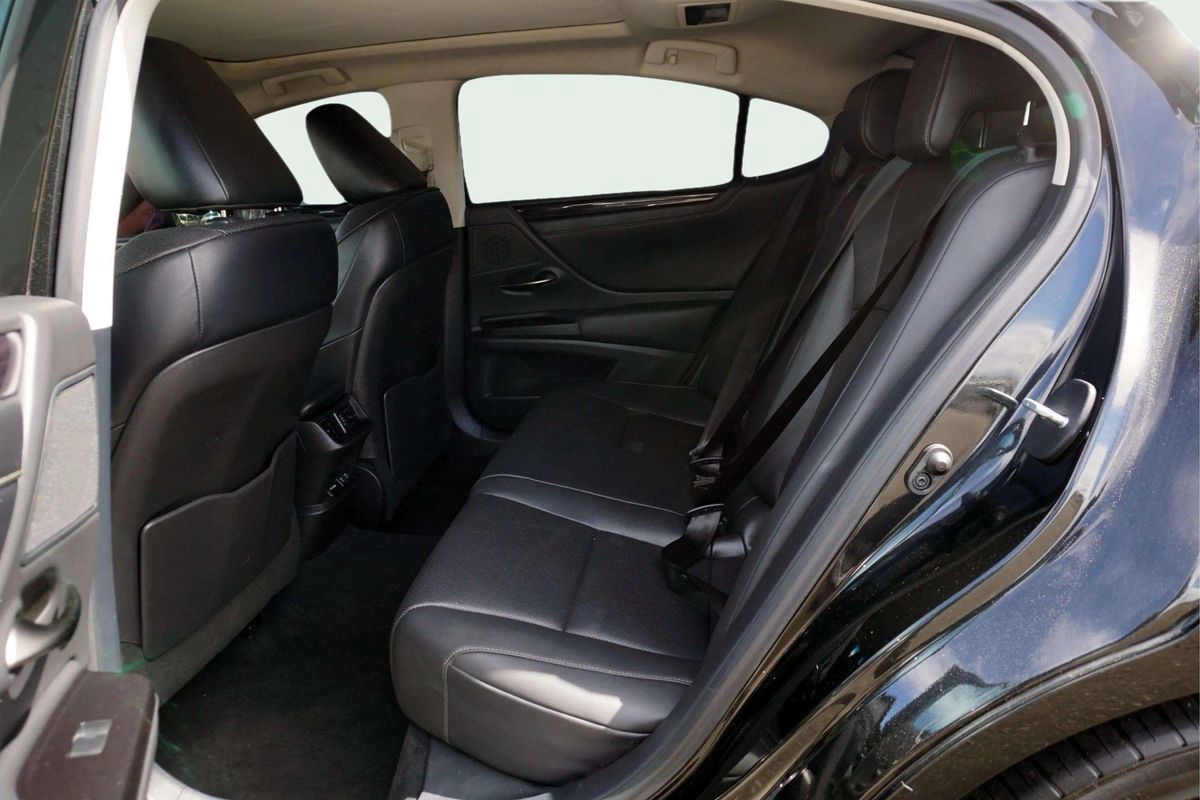 Used 2020 Lexus ES 350 w/ Premium Package FWD image 16