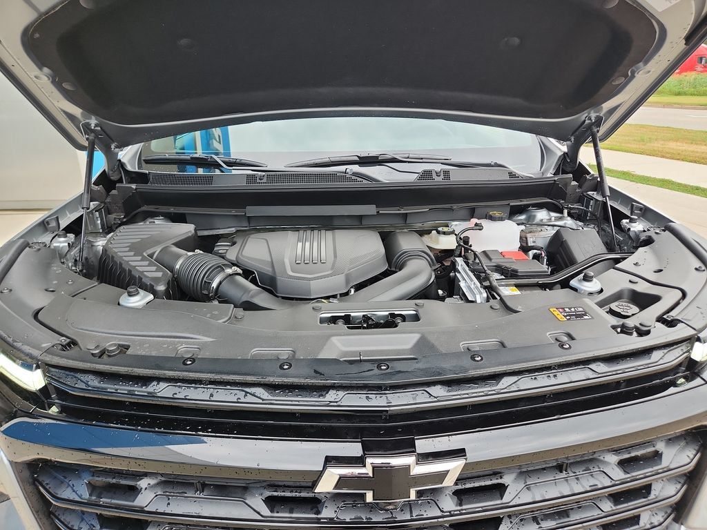New 2026 Chevrolet Traverse LT w/ Enhanced Driving Package AWD/4WD image 24