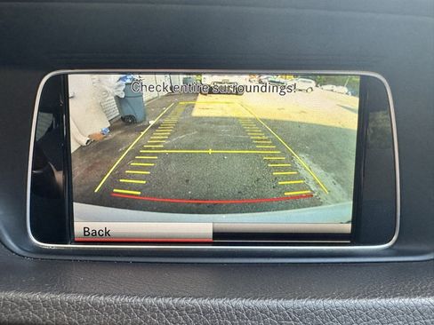 Used 2014 Mercedes-Benz E 350 4MATIC Sedan image 10