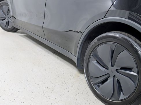 Used 2026 Tesla Model Y AWD image 11