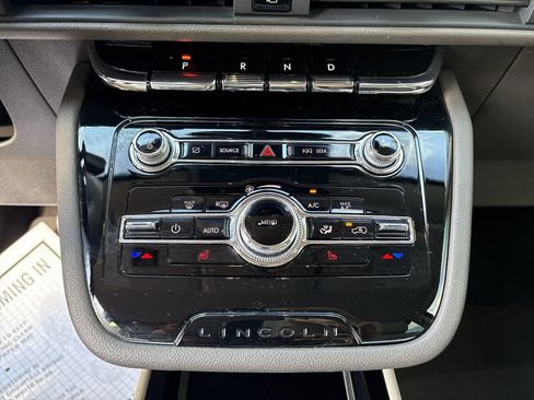 Used 2022 Lincoln Corsair FWD image 32