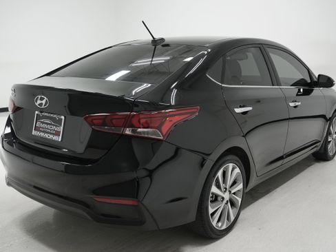 Used 2022 Hyundai Accent Limited image 4
