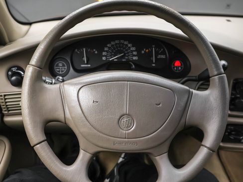 Used 2001 Buick Century Custom w/ Premium Pkg image 10