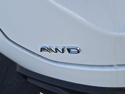 New 2025 Honda Pilot Touring image 9