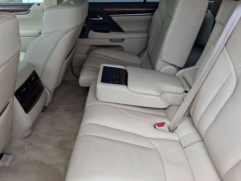 Used 2021 Lexus LX 570 4WD w/ Luxury Package image 27