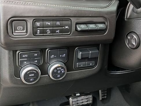 Used 2023 GMC Yukon Denali Ultimate AWD/4WD image 15