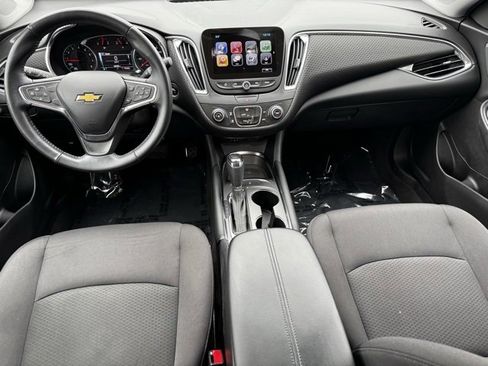 Used 2018 Chevrolet Malibu LT image 9