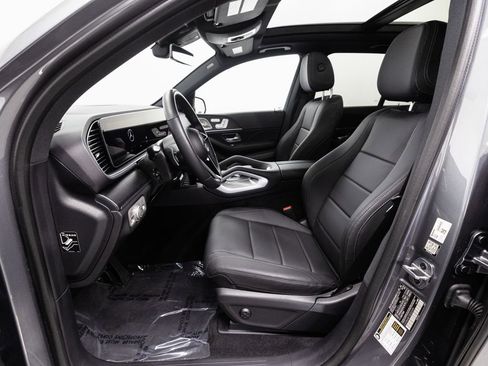 Used 2025 Mercedes-Benz GLE 450e 4MATIC w/ AMG Line Exterior image 8