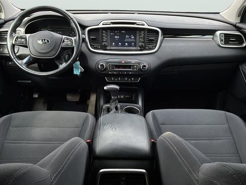 Used 2019 Kia Sorento FWD V6 w/ LX V6 Convenience Package image 17
