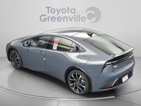 New 2026 Toyota Prius Plug-In Hybrid FWD image 7