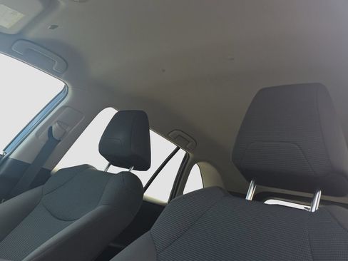 Used 2023 Toyota RAV4 LE AWD/4WD image 8