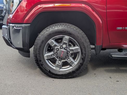 Used 2025 GMC Sierra 2500 SLT w/ SLT Premium Package image 8