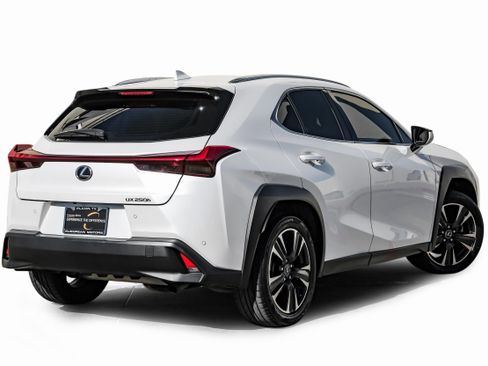 Used 2021 Lexus UX 250h w/ Premium Package image 7