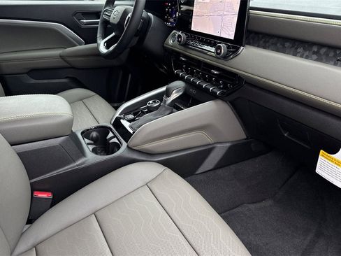 New 2026 Chevrolet Colorado ZR2 w/ Technology Package image 15