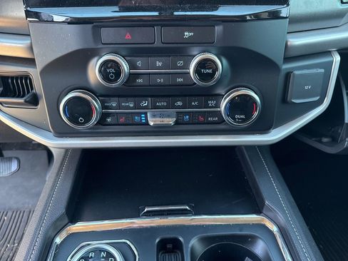 Used 2023 Ford Expedition XLT image 23