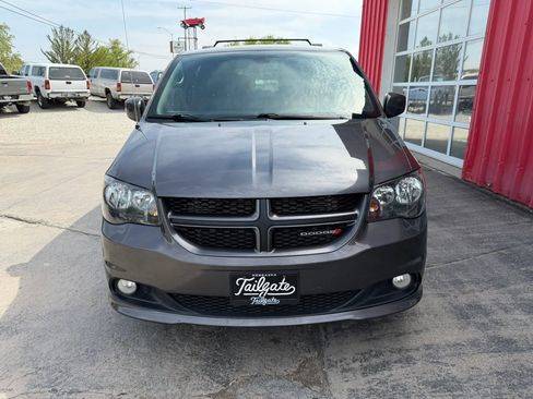 Used 2018 Dodge Grand Caravan GT FWD image 3