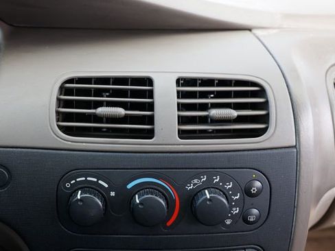 Used 2003 Dodge Intrepid SE image 35