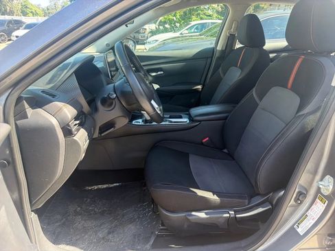 Used 2021 Nissan Sentra SR FWD image 14