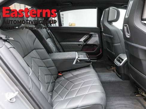 Used 2023 BMW 760i xDrive w/ Executive Package AWD/4WD image 27