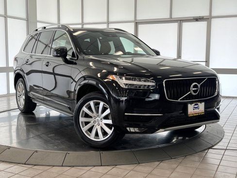 Used 2018 Volvo XC90 T6 Momentum w/ Momentum Plus Package AWD/4WD image 1