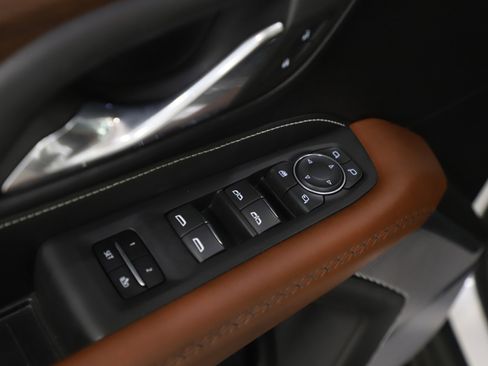 Used 2023 GMC Yukon XL Denali Ultimate image 25