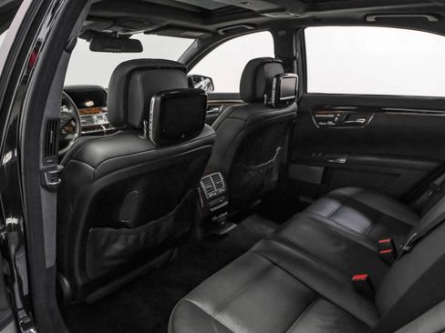 Used 2011 Mercedes-Benz S 63 AMG image 32