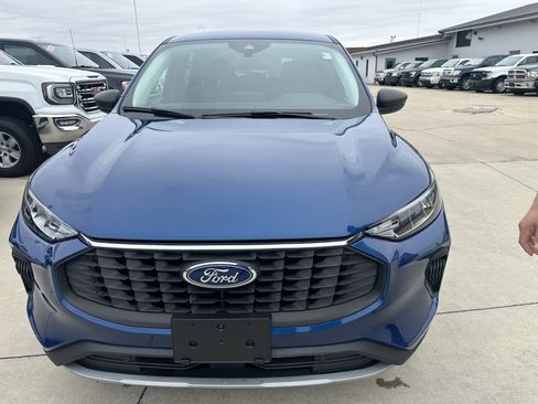 Used 2023 Ford Escape Active FWD image 2