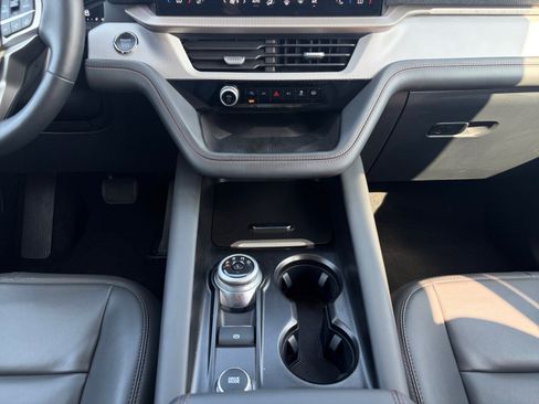 Certified 2025 Ford Explorer Active w/ Active Comfort Package RWD image 18