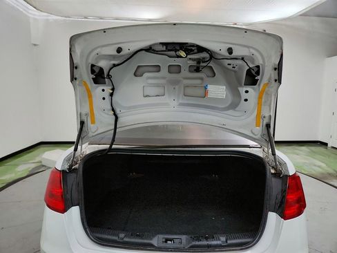 Used 2017 Ford Taurus SEL image 27