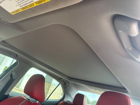 Used 2021 Toyota Camry XSE FWD image 11